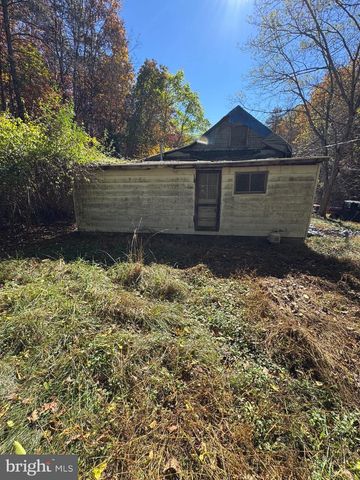 961 ALMOST HEAVEN DR, Petersburg, WV 26847