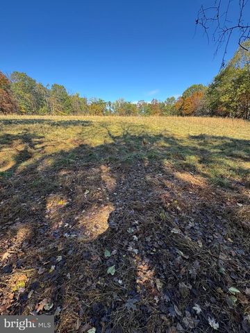 961 ALMOST HEAVEN DR, Petersburg, WV 26847