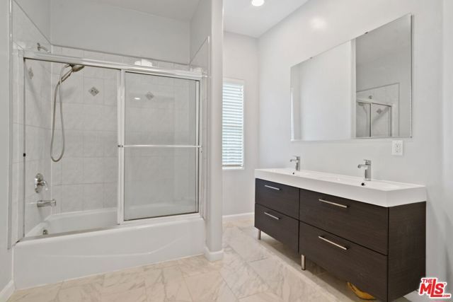 3960 Pennsylvania Avenue 108, La Crescenta, CA 91214