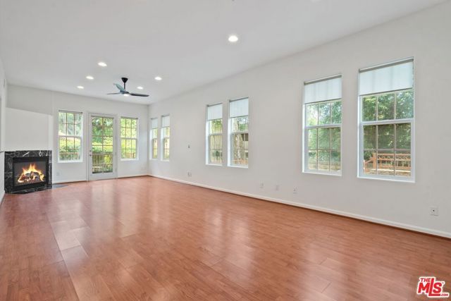 3960 Pennsylvania Avenue 108, La Crescenta, CA 91214