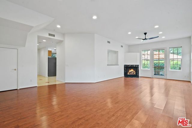 3960 Pennsylvania Avenue 108, La Crescenta, CA 91214