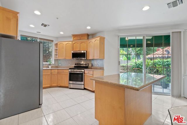 3960 Pennsylvania Avenue 108, La Crescenta, CA 91214
