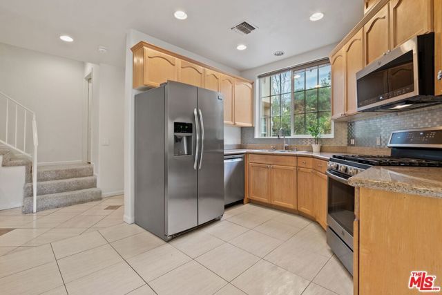 3960 Pennsylvania Avenue 108, La Crescenta, CA 91214