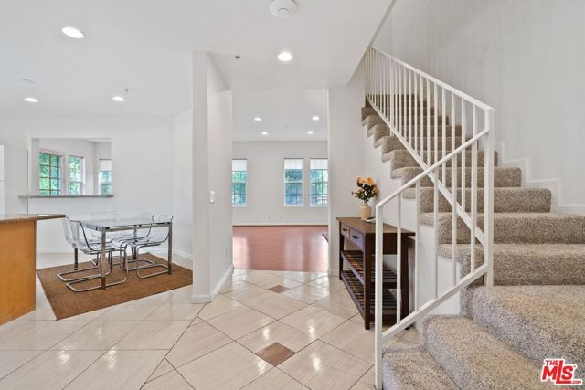 3960 Pennsylvania Avenue 108, La Crescenta, CA 91214