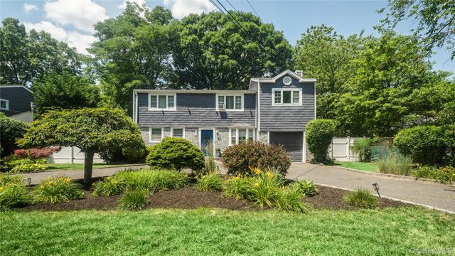 1634 N Gardiner Drive, Bay Shore, NY 11706