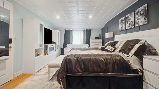 1634 N Gardiner Drive, Bay Shore, NY 11706