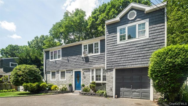 1634 N Gardiner Drive, Bay Shore, NY 11706