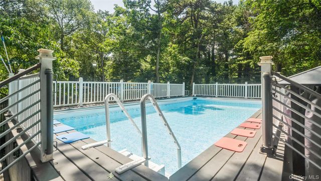 1634 N Gardiner Drive, Bay Shore, NY 11706
