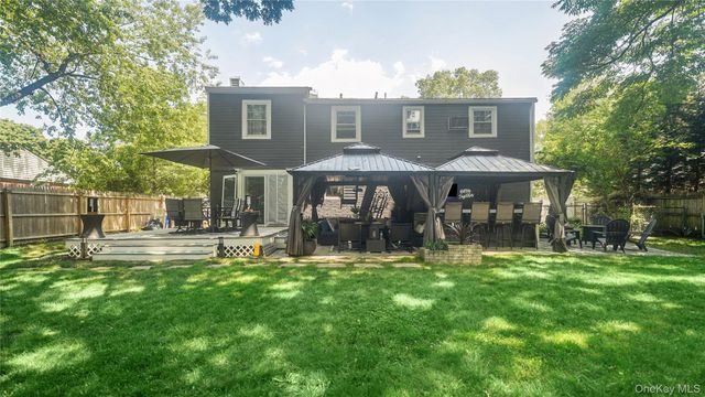 1634 N Gardiner Drive, Bay Shore, NY 11706