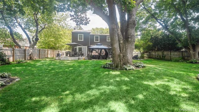1634 N Gardiner Drive, Bay Shore, NY 11706