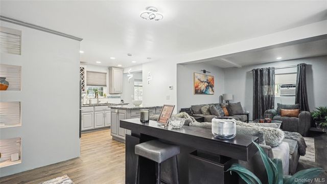 1634 N Gardiner Drive, Bay Shore, NY 11706