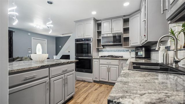 1634 N Gardiner Drive, Bay Shore, NY 11706