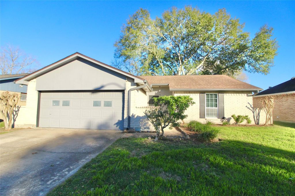 16731 Rippling Mill Drive, Sugar Land, TX 77498