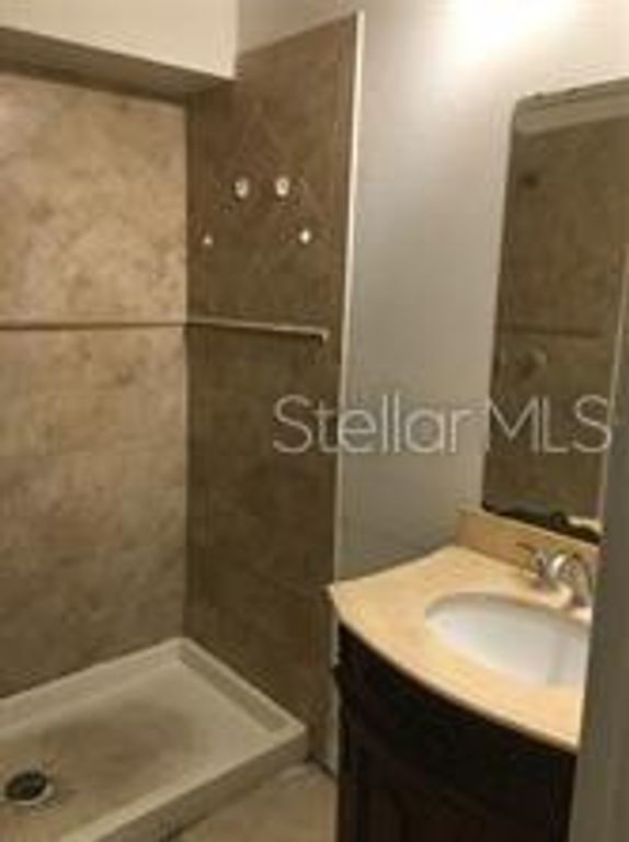 Image 11 of property listing at 3984 VERSAILLES DRIVE 3984C, Orlando, FL 32808