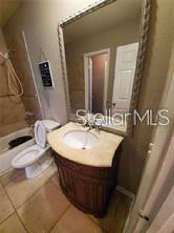 Image 13 of property listing at 3984 VERSAILLES DRIVE 3984C, Orlando, FL 32808