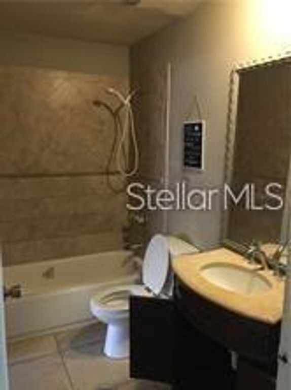 Image 14 of property listing at 3984 VERSAILLES DRIVE 3984C, Orlando, FL 32808