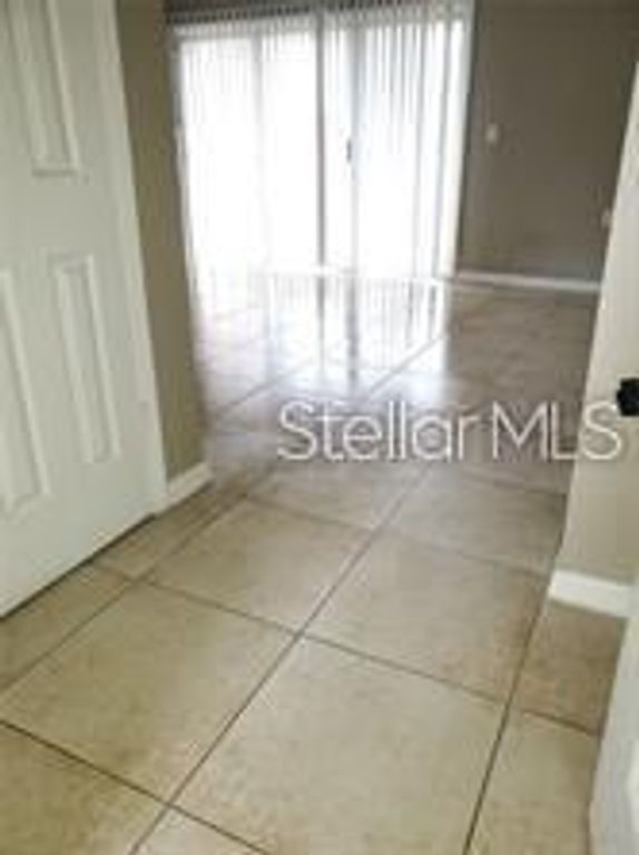 Image 3 of property listing at 3984 VERSAILLES DRIVE 3984C, Orlando, FL 32808