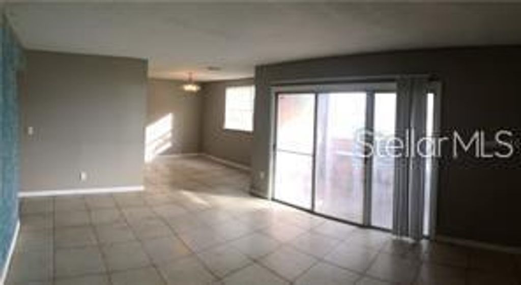 Image 4 of property listing at 3984 VERSAILLES DRIVE 3984C, Orlando, FL 32808