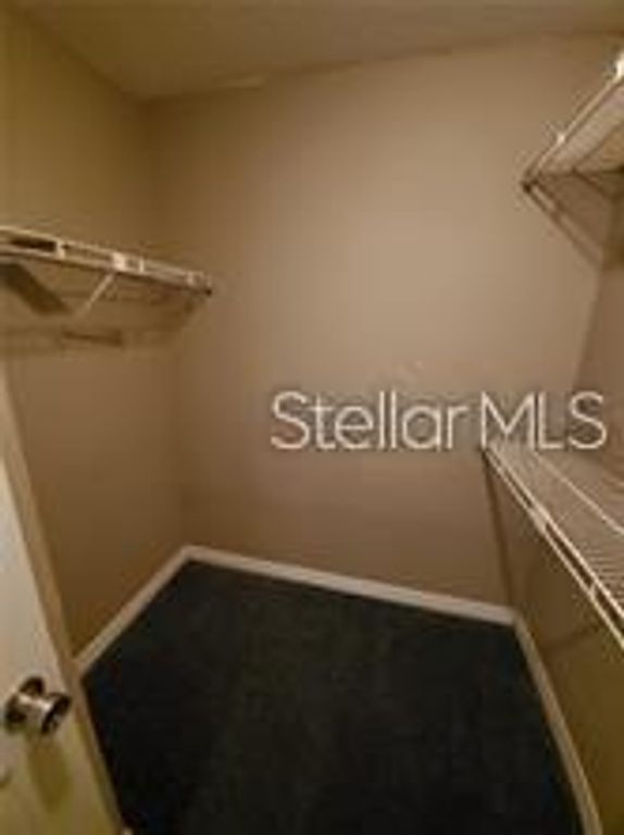 Image 10 of property listing at 3984 VERSAILLES DRIVE 3984C, Orlando, FL 32808