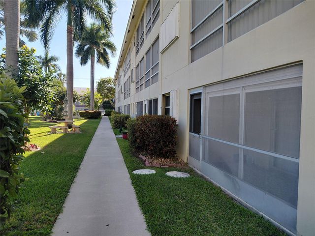 1951 NE 39th Street 127, Lighthouse Point, FL 33064