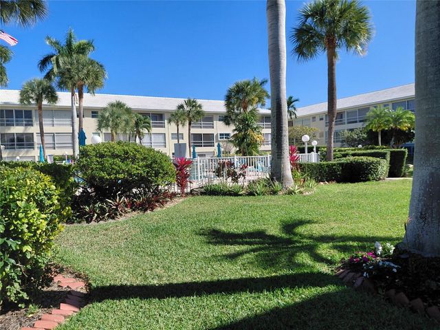 1951 NE 39th Street 127, Lighthouse Point, FL 33064