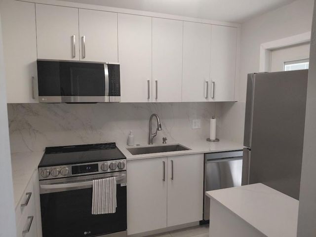 1951 NE 39th Street 127, Lighthouse Point, FL 33064