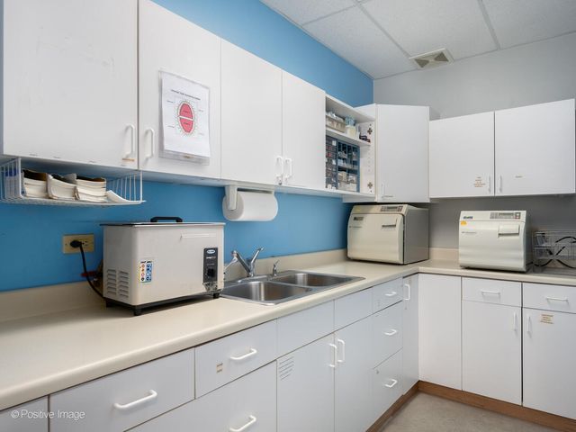 4020 N Central Avenue, Chicago, IL 60634