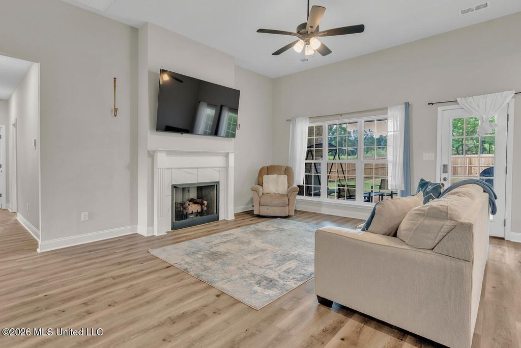 963 Buttermilk Drive, Nesbit, MS 38651 — photo 4