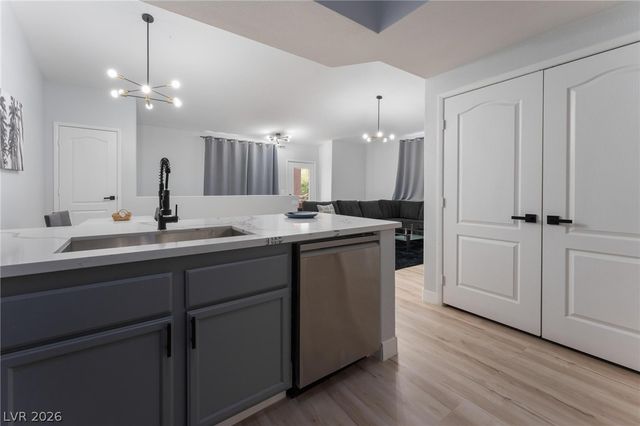 7701 Constanso Avenue 202, Las Vegas, NV 89128