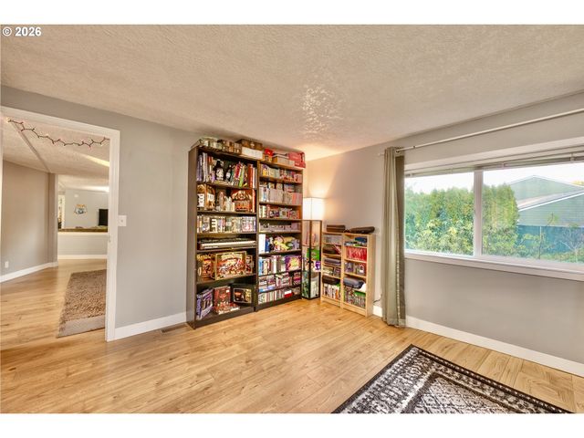 1103 N SPRINGBROOK Rd 50, Newberg, OR 97132