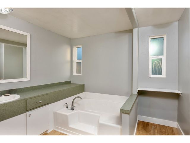 1103 N SPRINGBROOK Rd 50, Newberg, OR 97132