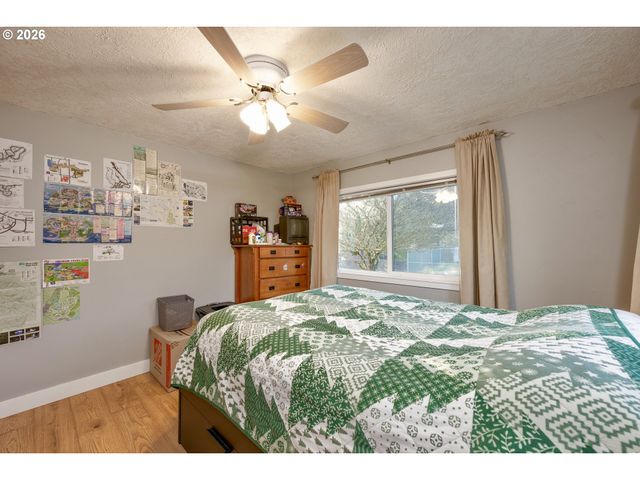 1103 N SPRINGBROOK Rd 50, Newberg, OR 97132
