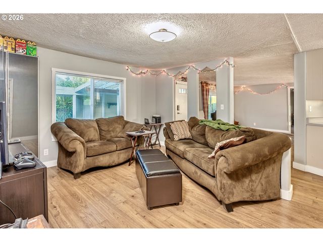 1103 N SPRINGBROOK Rd 50, Newberg, OR 97132