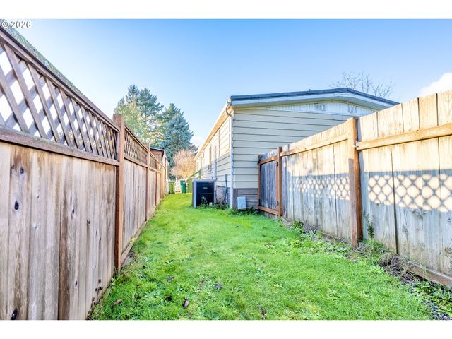 1103 N SPRINGBROOK Rd 50, Newberg, OR 97132