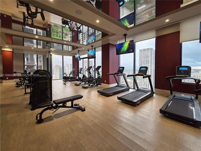 11 NE 6th St 2102, Miami, FL 33132