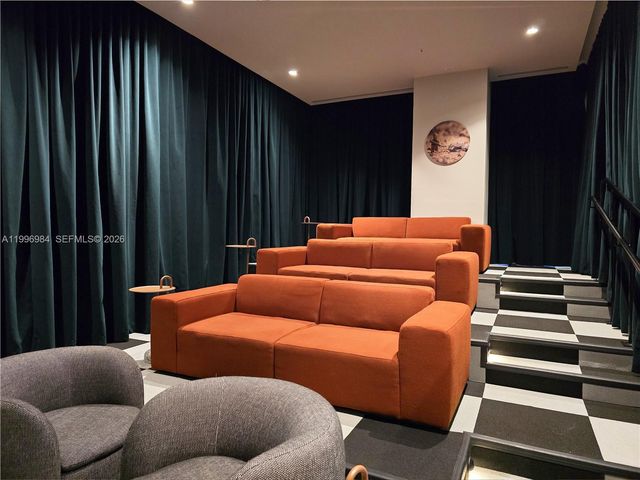 11 NE 6th St 2102, Miami, FL 33132