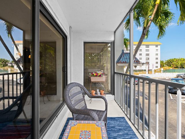 1839 Middle River Drive 105, Fort Lauderdale, FL 33305
