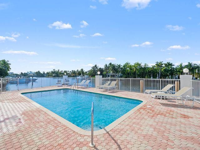 1839 Middle River Drive 105, Fort Lauderdale, FL 33305