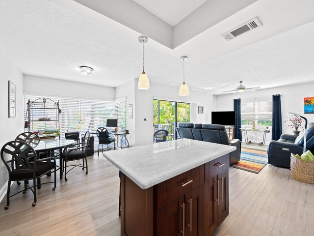 1839 Middle River Drive 105, Fort Lauderdale, FL 33305