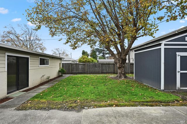 1321 Mcneil Ave, Petaluma, CA 94954