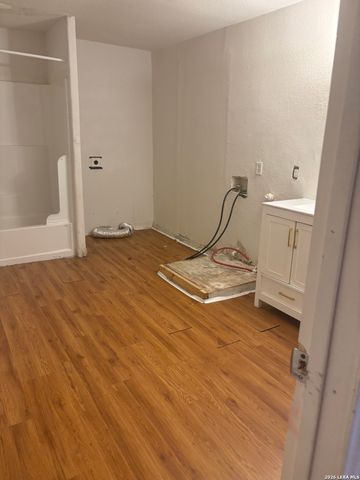 1220 Romero, San Antonio, TX 78237