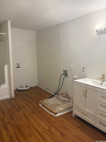 1220 Romero, San Antonio, TX 78237