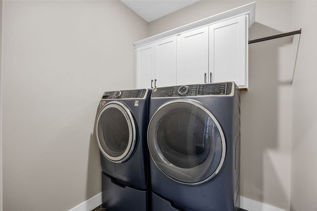 306 Dogwood Lane, Tiffin, IA 52340