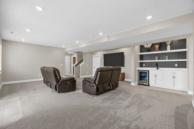 306 Dogwood Lane, Tiffin, IA 52340