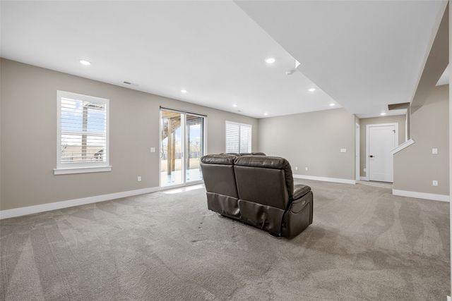 306 Dogwood Lane, Tiffin, IA 52340