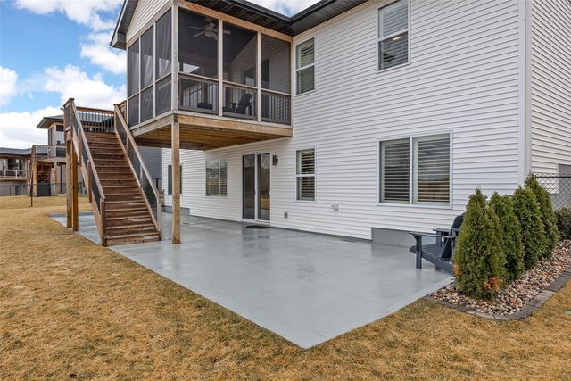 306 Dogwood Lane, Tiffin, IA 52340