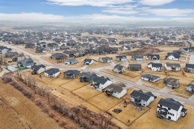 306 Dogwood Lane, Tiffin, IA 52340