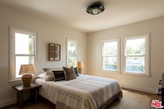 927 S Sycamore Avenue, Los Angeles, CA 90036