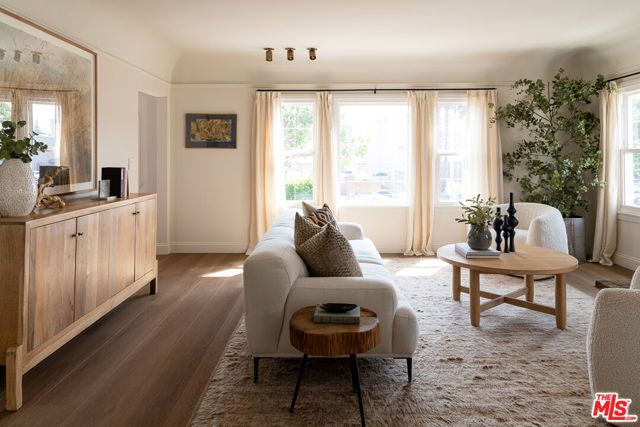 927 S Sycamore Avenue, Los Angeles, CA 90036