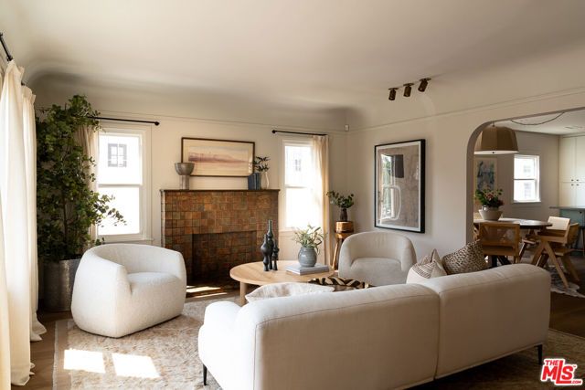 927 S Sycamore Avenue, Los Angeles, CA 90036